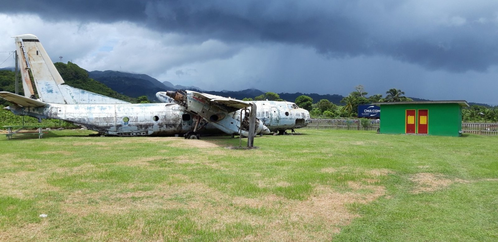 Wrecked plane on Grenada